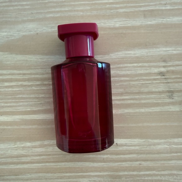 Finery Madame Eau de Parfum - Pink - Picture 4 of 5